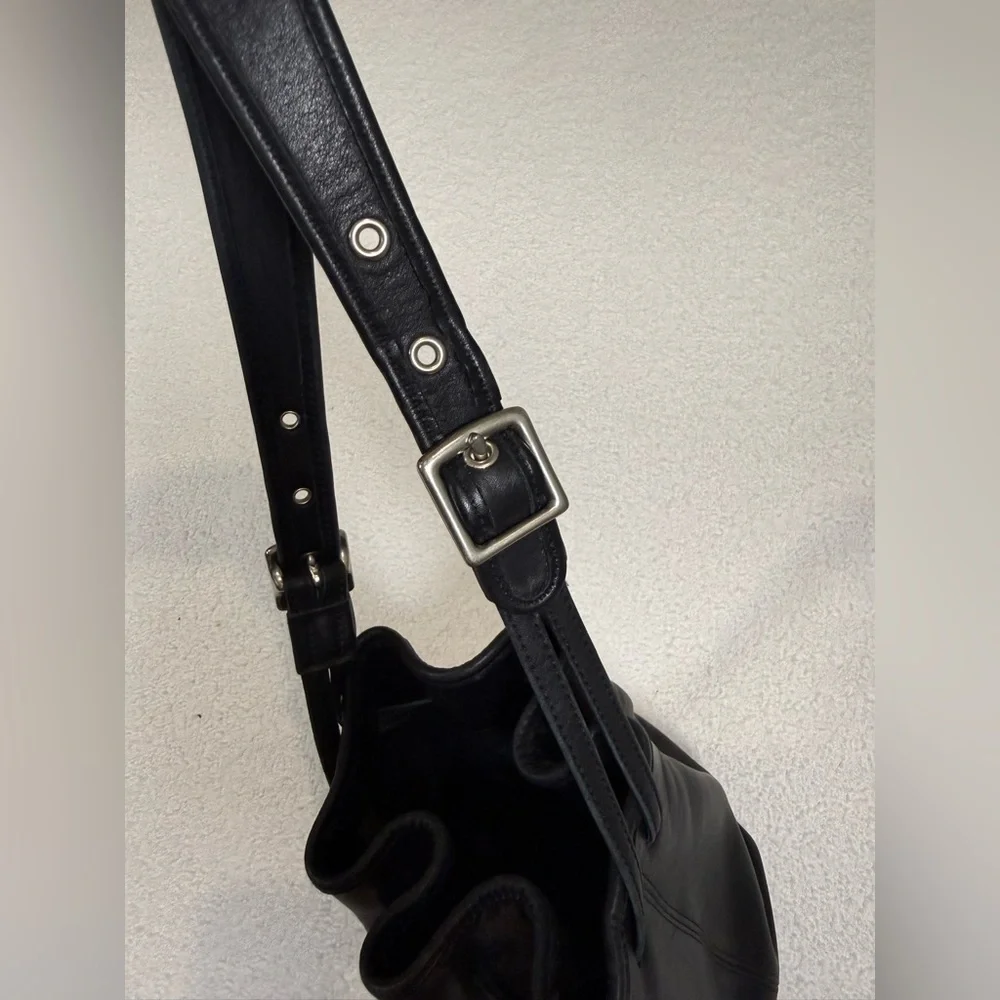 Genuine Coach Vintage USA Legacy Drawstring Leather Hobo Bag 9165 Black Leather